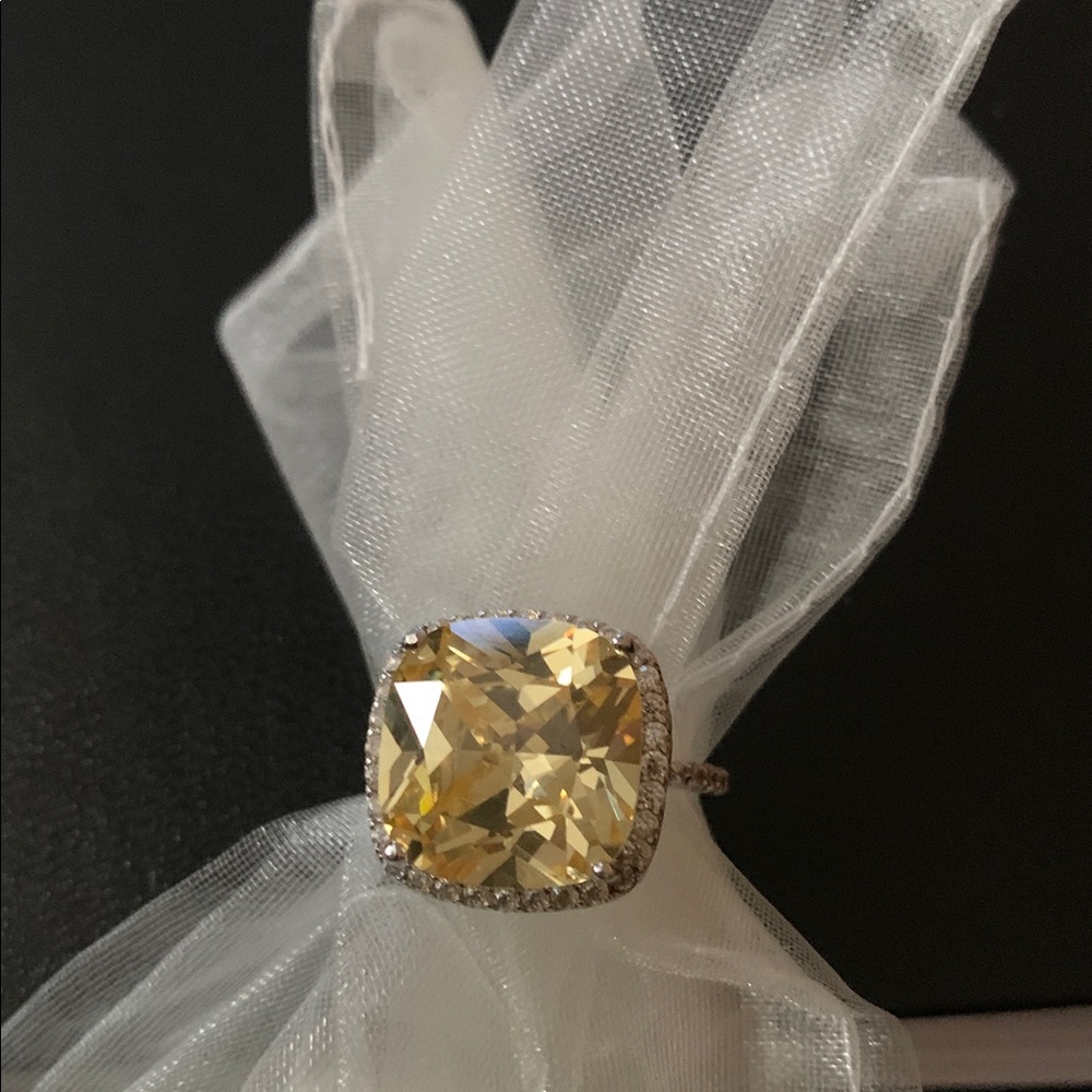 Elegant sterling silver ring